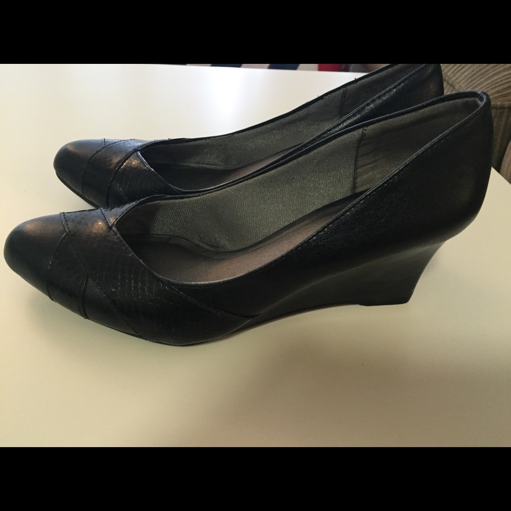 Dress/ interview wedge shoes!